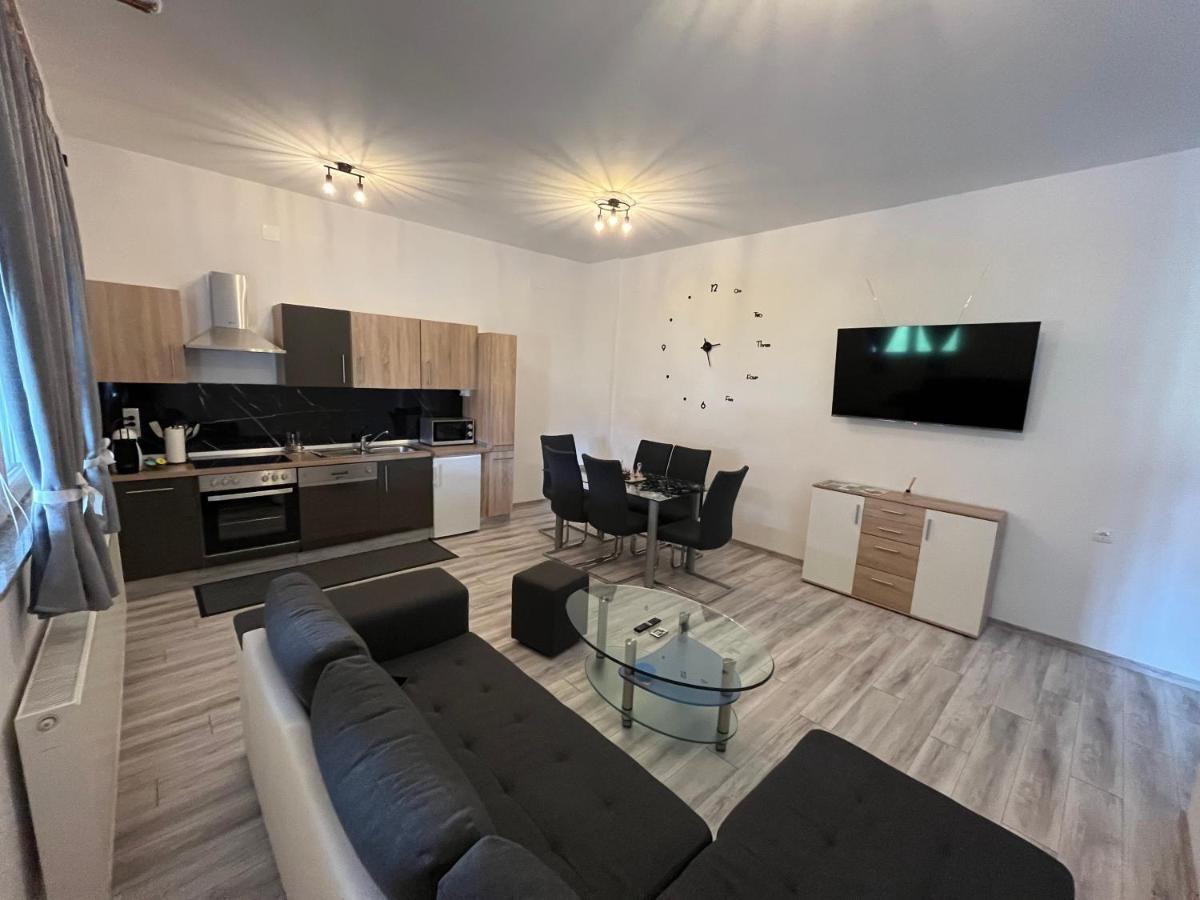Apartment Tilia Otocac Exterior photo
